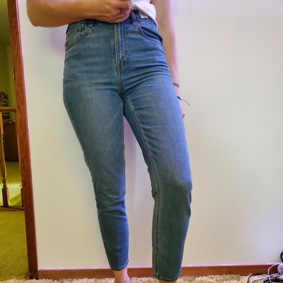 💖 American Eagle Mom Jeans - Picture 2 of 7